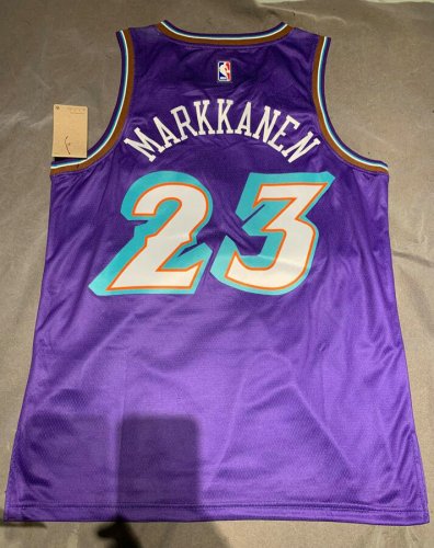 Maillot Basket 23 Markkanen Jazz Throwback Violet