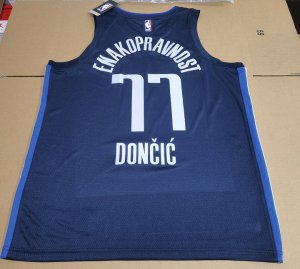 Maillot 77 Doncic ENAKOPRAVNOST Mavericks Navy