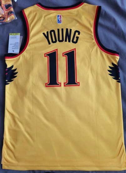 Maillot Atlanta Hawks 2022 Young 11 City Edition Jaune